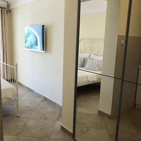 Guest House Sea Breeze Sveti Stefan Exterior photo